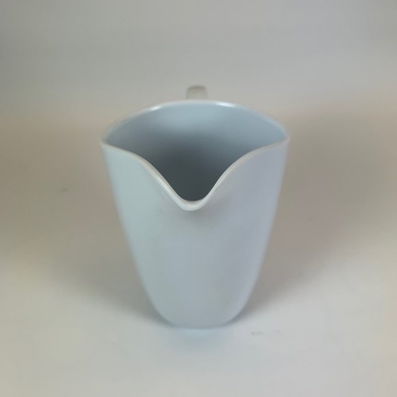 Vintage Midcentury Modern Melamine Sugar bowl with lid and Creamer - Picture 10 of 11
